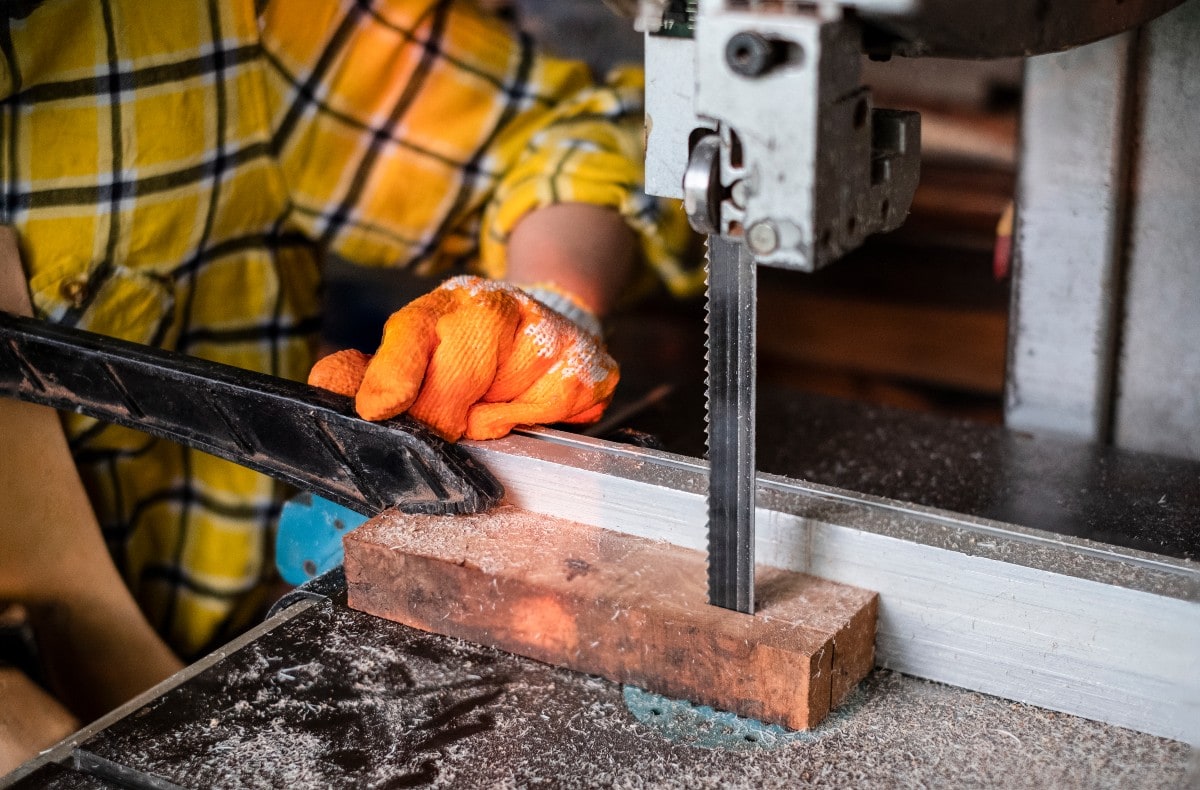 The 5 Best 14-Inch Band Saws for the Money (2021 Review)